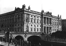 Berlin, Neuer Marstall, Schlossplatz