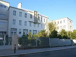 Schulgebäude und Kapelle der Neulandschule