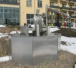 Fontane-Skulptur und „Fontanewortspiel“ in Neuruppin