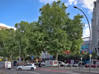 Motz-Wohnwagen vor Deutsche Wohnen SE "Urban-Art-Projekt".