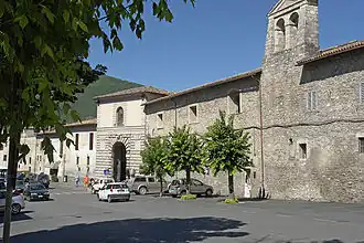 Stadttor Porta Ascolana vom Stadtrand gesehen