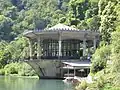 Stationspavillon von der Flussseite