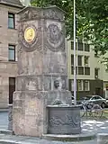 Dürer-Pirckheimer-Brunnen am Maxplatz in Nürnberg