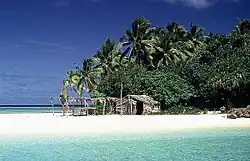 Nuku Island einige hundert Meter südlich der Hauptinsel