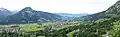 Blick in das Ostrachtal: links Bad Oberdorf, Mitte Bad Hindelang und rechts unten die Jochstraße