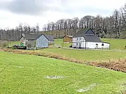 Hof Oberlüttgenau nahe am Bach Lüttgenau