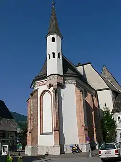Außenansicht der Spitalkirche St. Sigismund