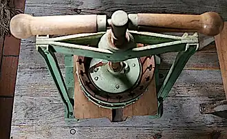 Mit Joch und Gestell aus Eisen