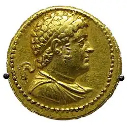 Goldoktadrachmon mit dem Bildnis von Ptolemaios IV.