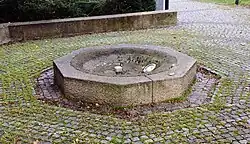 Brunnen Oktogon Moosach