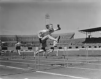 Die zweite von vier Goldmedaillen gab es für Fanny Blankers-Koen – hier in einem Rennen des Jahres 1951