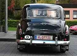 Heck des Opel Kapitän '51 mit durchgehendem Fenster