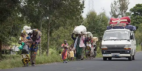 Vor Kämpfen zwischen den FARDC und Rebellen Flüchtende im April 2012