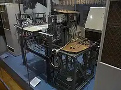 Gesamtansicht der Oramics-Maschine im Original