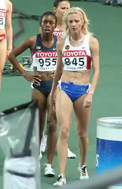 Nach dem zweiten Semifinale: die gedopte Jelena Sobolewa (vorn), die ausgeschiedene Treniere Clement (Nr. 855)