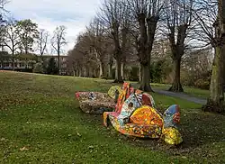 Mosaikbank im Gaudí-Stil im Bürgerpark