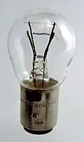 12-V-Zweifaden­lam­pe mit Ba­jo­nett­sockel, 21 W und 5 W