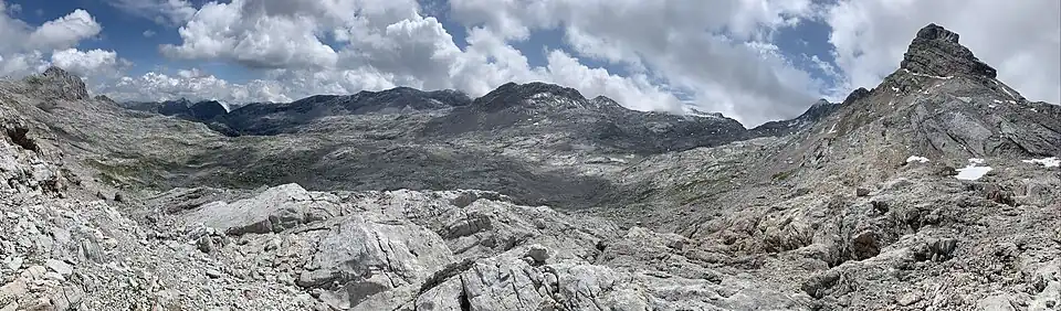 Blick von der Hochbrunnsulzen in den wilderen Ostteil des Steinernen Meeres
