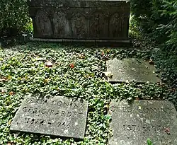 Otto Coninx-Girardet (1871–1956) Bergbauingenieur, Verleger. Bertha Coninx-Girardet (1884–1966). Werner Coninx (1911–1980) Kunstmaler, Kunstsammler, Mäzen. Grab, Friedhof Rehalp, Zürich