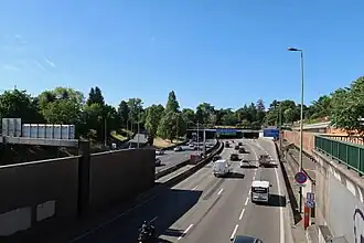 Der Boulevard périphérique bei der Porte d’Auteuil im 16. Arrondissement von Paris