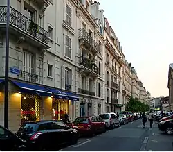 Rue de l’Université an der Kreuzung zur Avenue Rapp