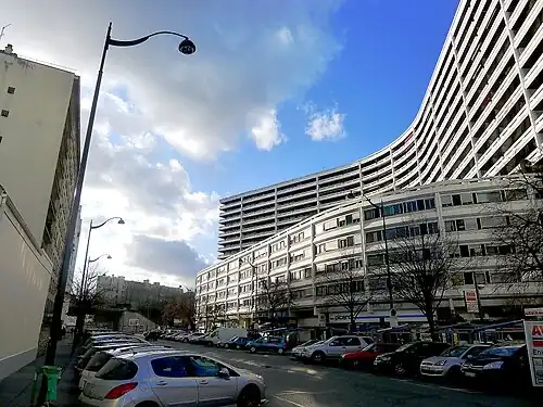 Der Grand Pavois, gesehen vom Place Robert-Guillemard