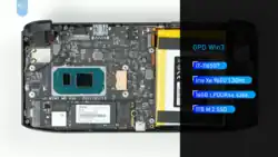 Das Foto zeigt die Leiterbahnplatte des GPD Win 3 mit dem Prozessor in der linken Hälfte und rechts eine schwarze Fläche mit Hardware-Infos zum Gerät