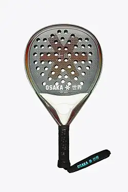 Dieser Padelschläger hat ohne Griff eine Wassertropfenform