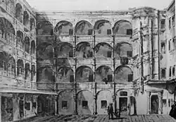 Arkadenhof des Palais Selb