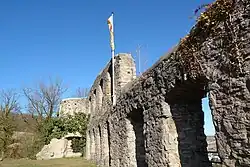 Verbliebene Wand des Palas