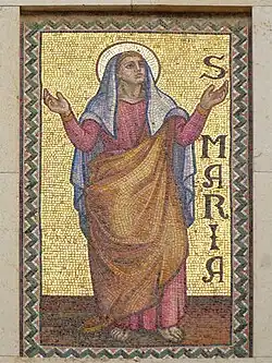 Maria (Mosaik an der Außenwand)