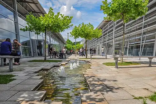 Panorama zwischen R- und S-Bau an der Technischen Hochschule Rosenheim.