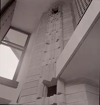 Innenräume der Villa: Fläche mit doppelter Raumhöhe