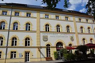 Eingang des Hauptgebäudes