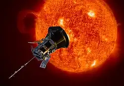 Künstlerische Darstellung der Parker Solar Probe, im Hintergrund ist die Sonne mit Protuberanzen abgebildet.