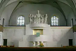 Steinplastik „Christus als Kinderfreund“ in der Berner Pauluskirche