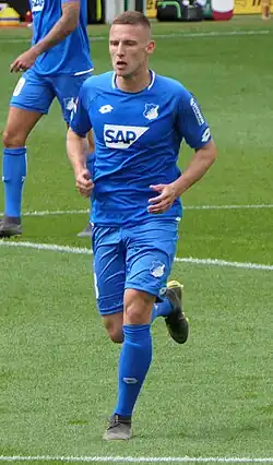 Kadeřábek (2019)
