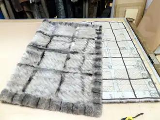 Genäht, gezweckt, abgeglichen und gebändelt