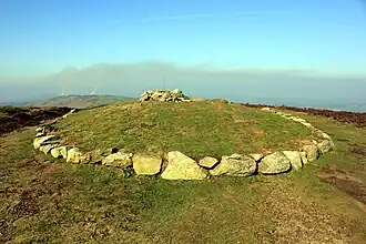 Bronzezeitgrab im Hillfort