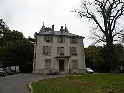 Petit Château
