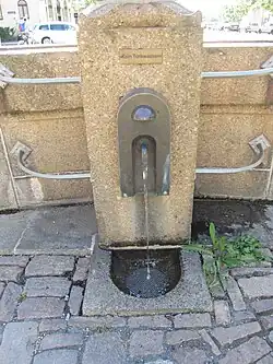 Wasserauslass an der Rückseite