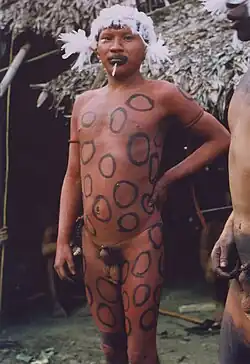 Junger Waika, festlich geschmückt