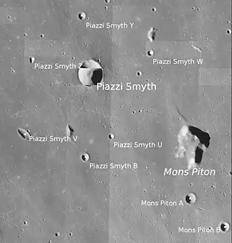 Piazzi Smyth mit Mons Piton und Nebenkratern (LROC-WAC)
