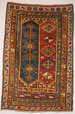 Linkes Bild: Südwestanatolischer Teppich mit leuchtenden, harmonischen Farben Rechtes Bild: Kurdische Zelttasche (Tschowal), ca. 1880, mit synthetischen Farben