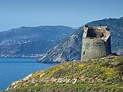 Überreste eines pisanischen Turmes bei Pino