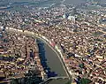 Luftbild von Pisa mit Blick auf den Arno