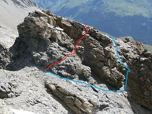 Route bei Schlüsselstelle 1, Kopf vor der grossen Rinne, den man in der Südostwand umgeht.