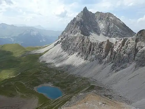 Blick nach Nordwesten zu Lai Tigiel und Piz Mitgel.
