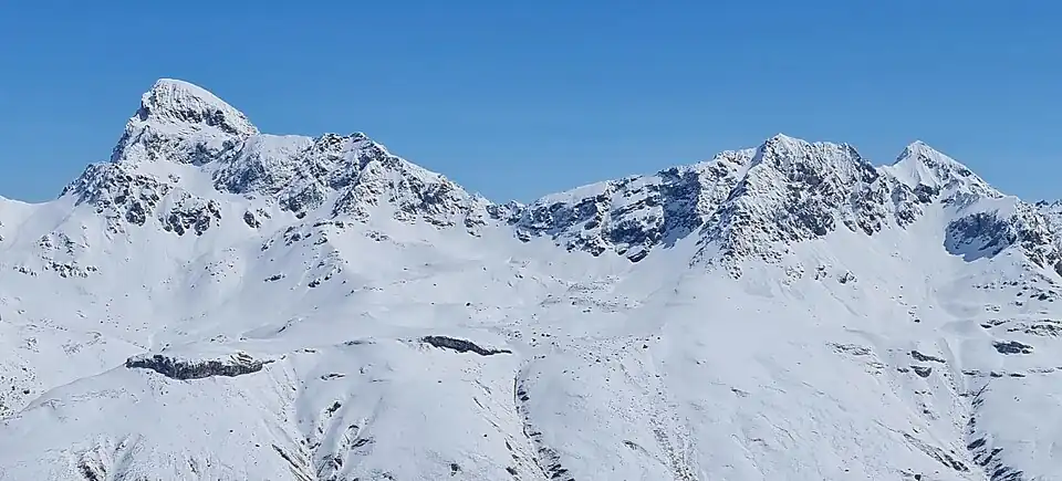 Piz Platta, Jupperhorn und Mazzaspitz v. l. n. r., aufgenommen vom Chlin Hüreli (für Annotationen der einzelnen Berge aufs Bild klicken).
