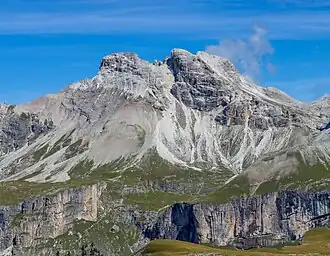 Die Puezspitzen von Süden beim Lech de Crespëina aus gesehen